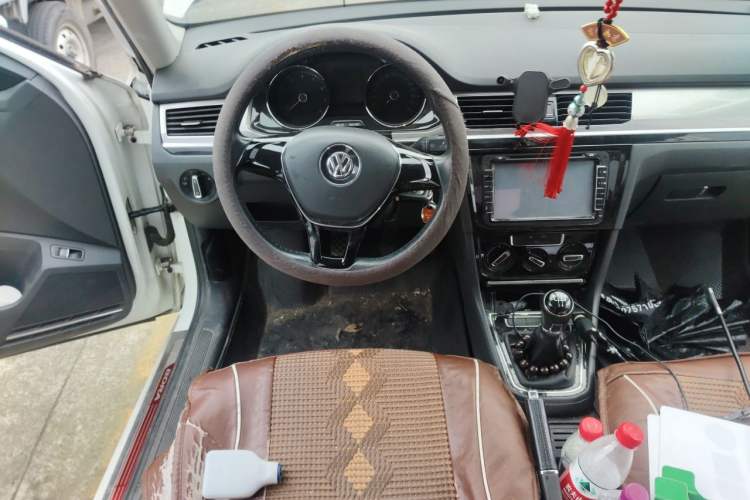 Used Volkswagen Bora 2016 1.6L Manual Comfort Model Steering Wheel