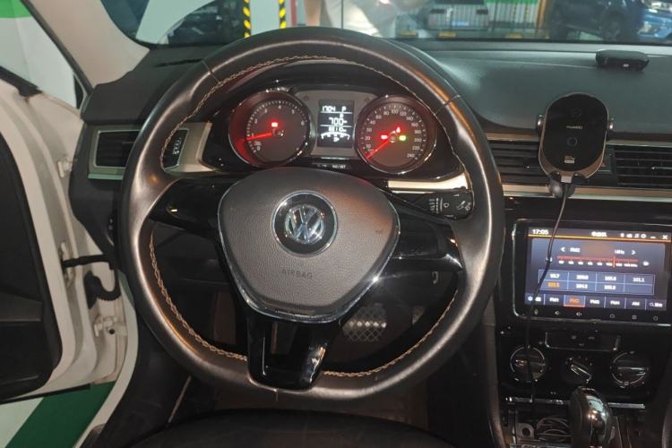 Used Volkswagen Bora 2016 230TSI DSG 25th Anniversary Edition Steering Wheel