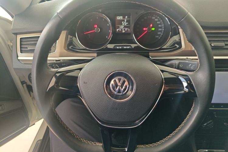 Used Volkswagen Bora 2016 230TSI DSG 25th Anniversary Edition Steering Wheel