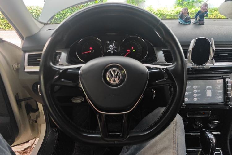 Used Volkswagen Bora 2016 1.6L Automatic Comfort Model Steering Wheel