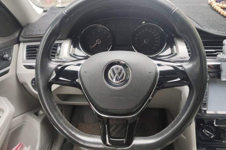 Used Volkswagen Bora 2016 1.6L Automatic Comfort Model Steering Wheel