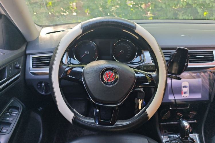 Used Volkswagen Bora 2016 1.6L Automatic Comfort Model Steering Wheel