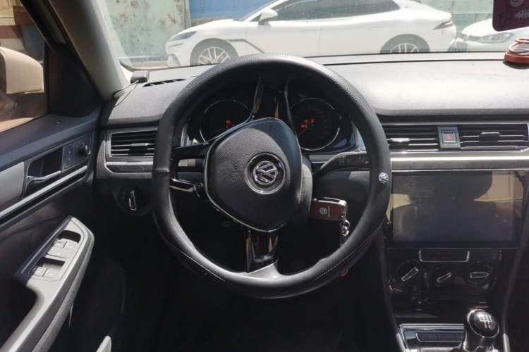 Used Volkswagen Bora 2016 1.6L Manual Comfort Model Steering Wheel