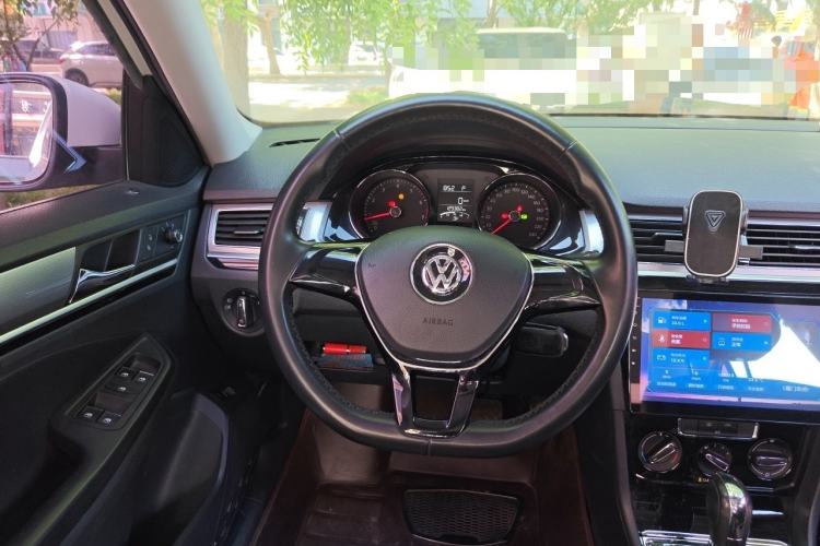 Used Volkswagen Bora 2016 1.6L Automatic Comfort Model Steering Wheel