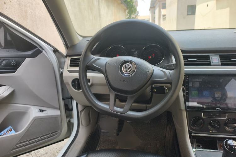 Used Volkswagen Bora 2016 1.6L Manual Fashion Edition Steering Wheel