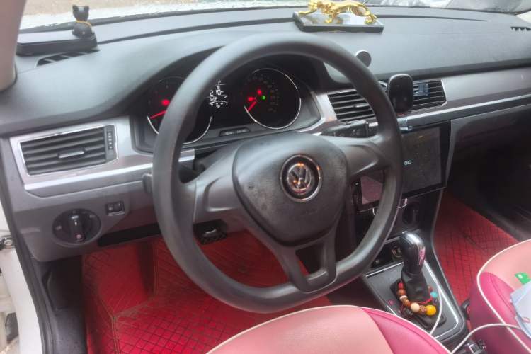 Used Volkswagen Bora 2016 1.6L Automatic Fashion Model Steering Wheel