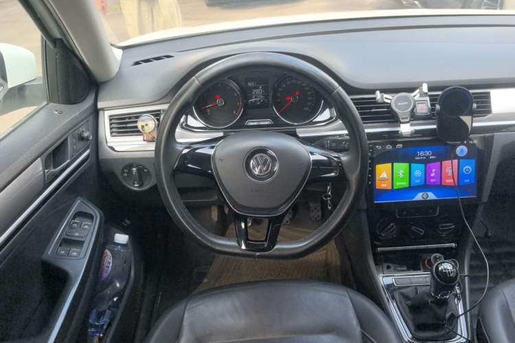 Used Volkswagen Bora 2016 1.6L Manual Comfort Model Steering Wheel