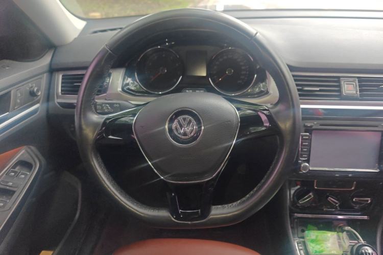 Used Volkswagen Bora 2016 1.6L Manual Comfort Model Steering Wheel