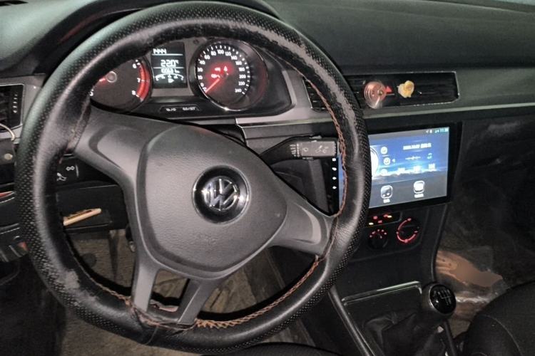 Used Volkswagen Bora 2016 1.6L Manual Fashion Edition Steering Wheel