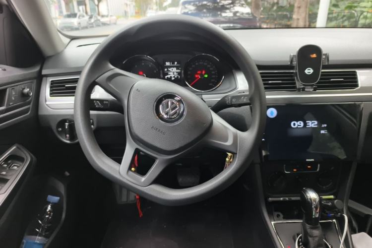 Used Volkswagen Bora 2016 1.6L Automatic Fashion Model Steering Wheel