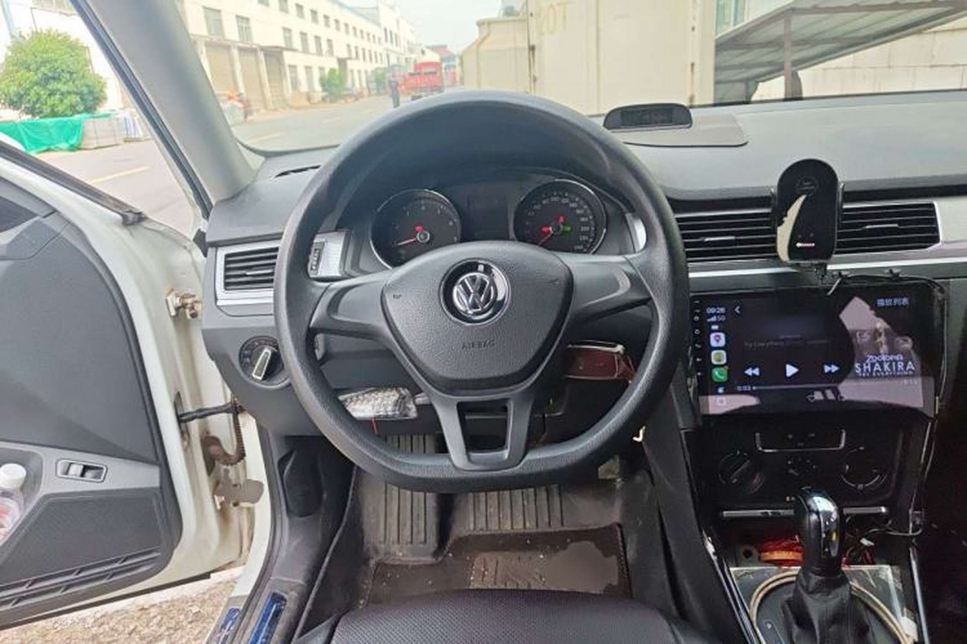 Used Volkswagen Bora 2016 1.6L Automatic Fashion Model Steering Wheel
