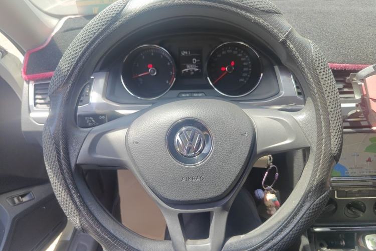 Used Volkswagen Bora 2016 1.6L Manual Fashion Edition Steering Wheel