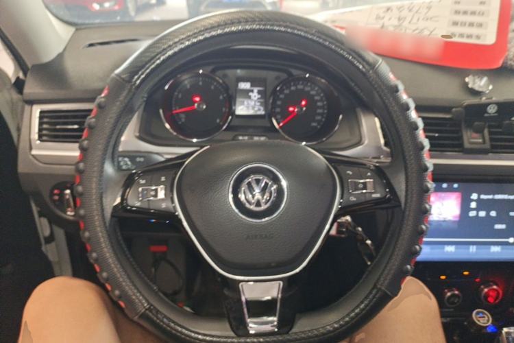 Used Volkswagen Bora 2016 1.6L Manual Fashion Edition Steering Wheel