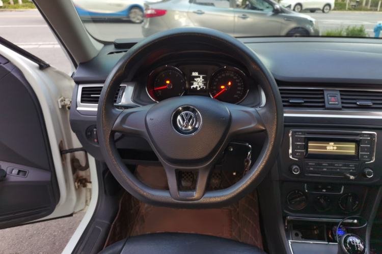 Used Volkswagen Bora 2016 1.6L Manual Fashion Edition Steering Wheel