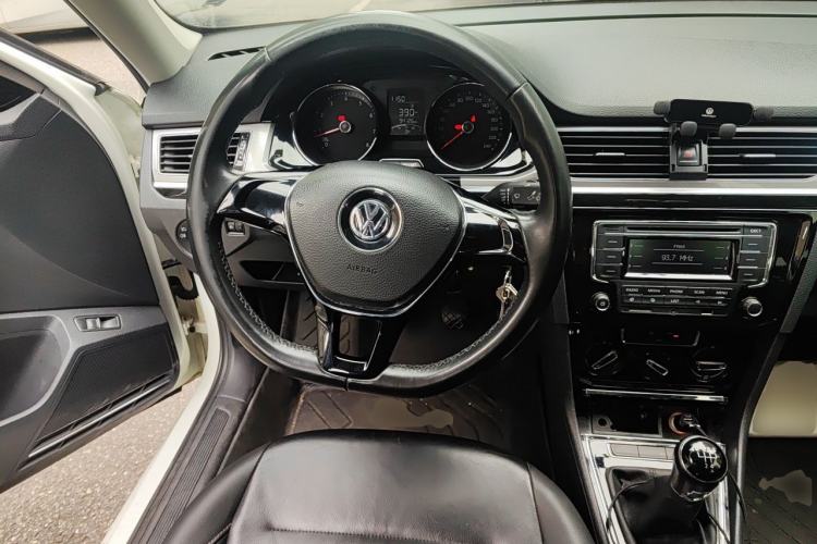 Used Volkswagen Bora 2016 1.6L Manual Comfort Model Steering Wheel