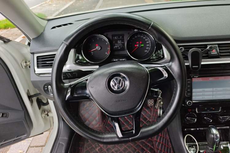Used Volkswagen Bora 2016 1.6L Automatic Comfort Model Steering Wheel