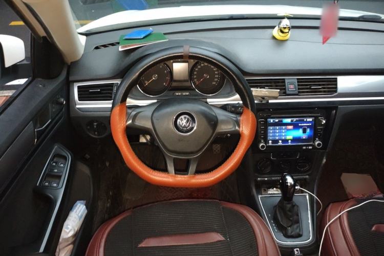Used Volkswagen Bora 2016 1.6L Automatic Fashion Model Steering Wheel