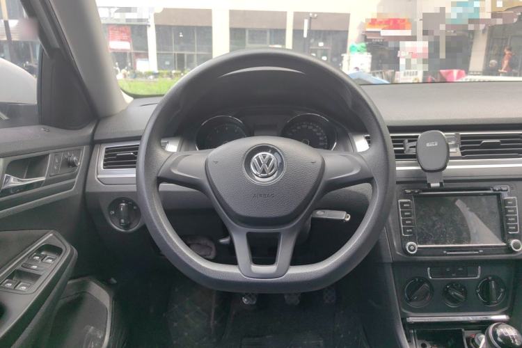 Used Volkswagen Bora 2016 1.6L Manual Fashion Edition Steering Wheel