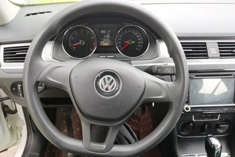 Used Volkswagen Bora 2016 1.6L Automatic Fashion Model Steering Wheel