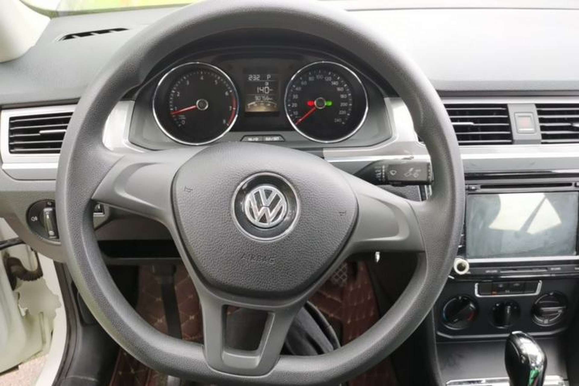 Used Volkswagen Bora 2016 1.6L Automatic Fashion Model Steering Wheel