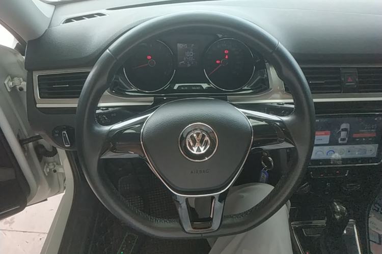 Used Volkswagen Bora 2016 1.6L Automatic Comfort Model Steering Wheel