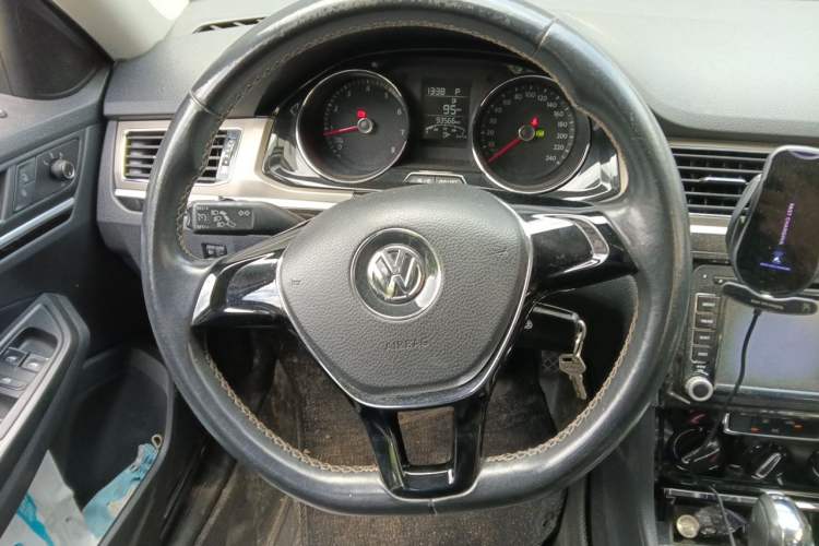 Used Volkswagen Bora 2016 230TSI DSG 25th Anniversary Edition Steering Wheel