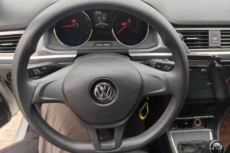 Used Volkswagen Bora 2016 1.6L Manual Fashion Edition Steering Wheel