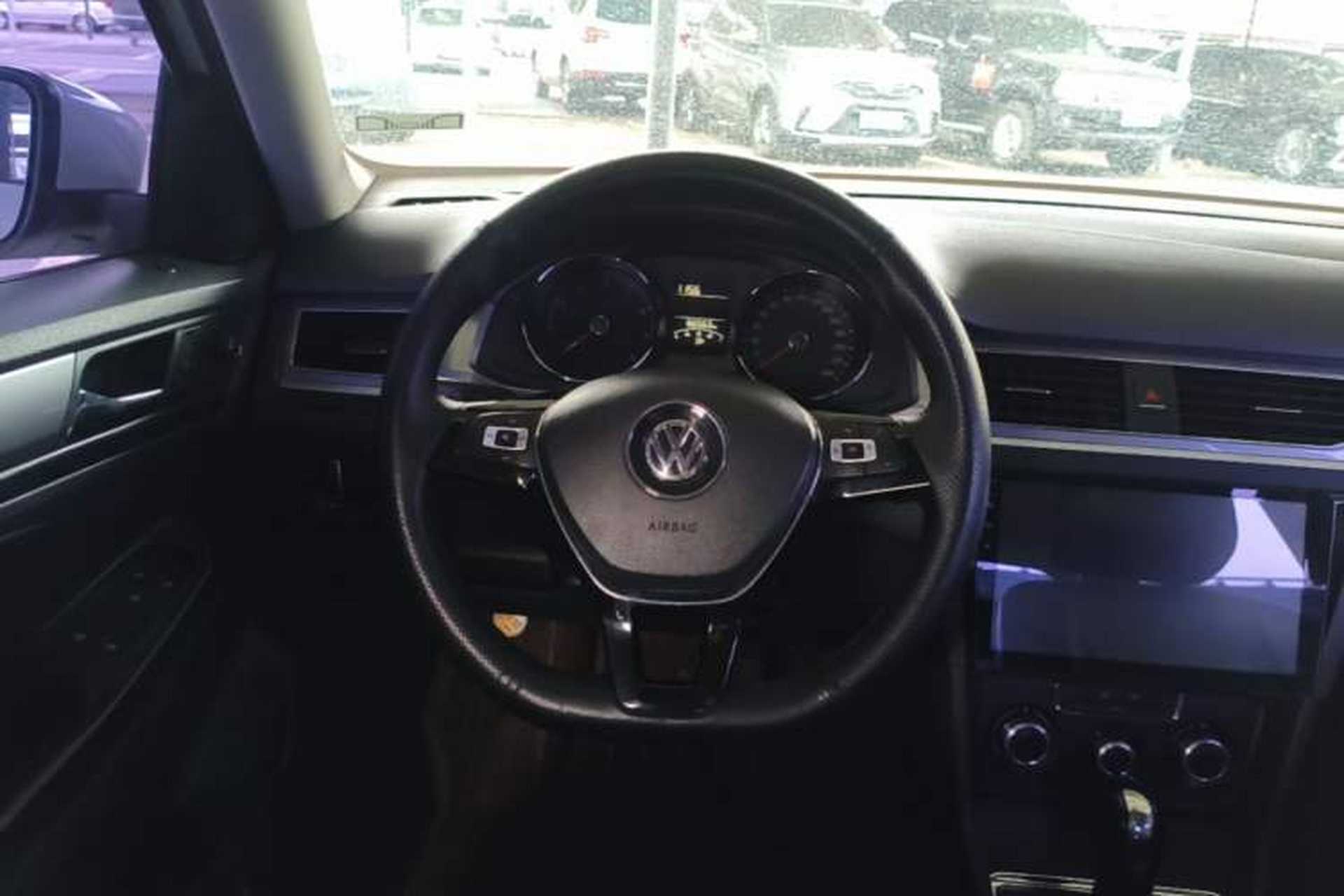 Used Volkswagen Bora 2016 1.6L Automatic Fashion Model Steering Wheel