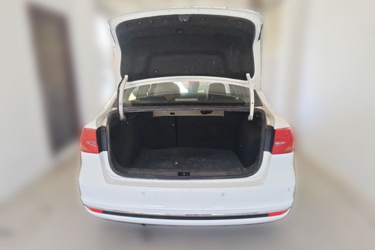 Used Volkswagen Bora 2016 1.6L Manual Comfort Model Trunk