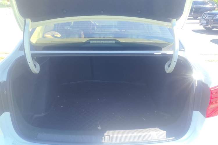 Used Volkswagen Bora 2016 1.6L Automatic Comfort Model Trunk