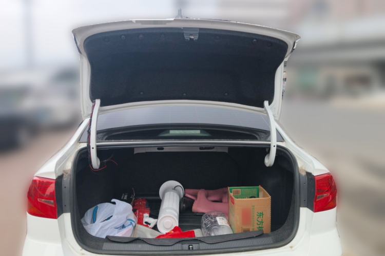 Used Volkswagen Bora 2016 1.6L Automatic Fashion Model Trunk