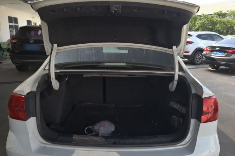 Used Volkswagen Bora 2016 1.6L Automatic Comfort Model Trunk