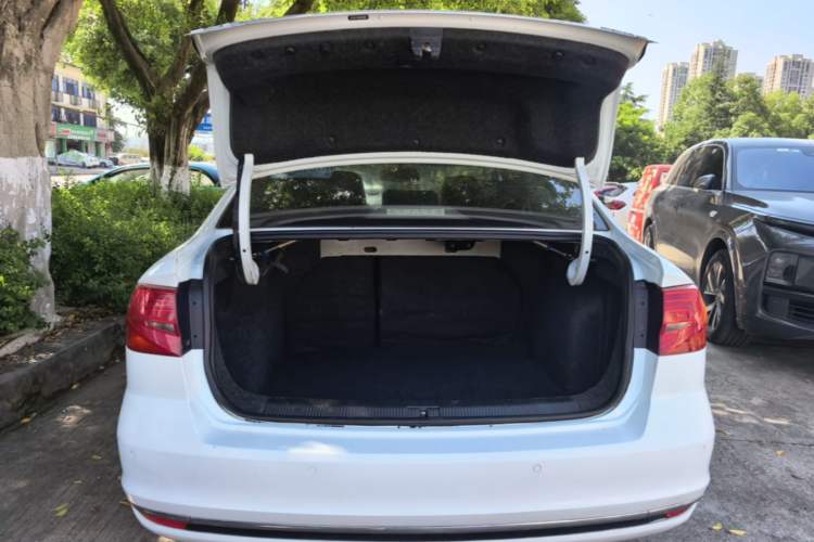 Used Volkswagen Bora 2016 1.6L Manual Comfort Model Trunk