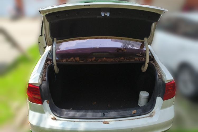 Used Volkswagen Bora 2016 1.6L Automatic Fashion Model Trunk