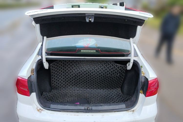 Used Volkswagen Bora 2016 1.6L Manual Fashion Edition Trunk