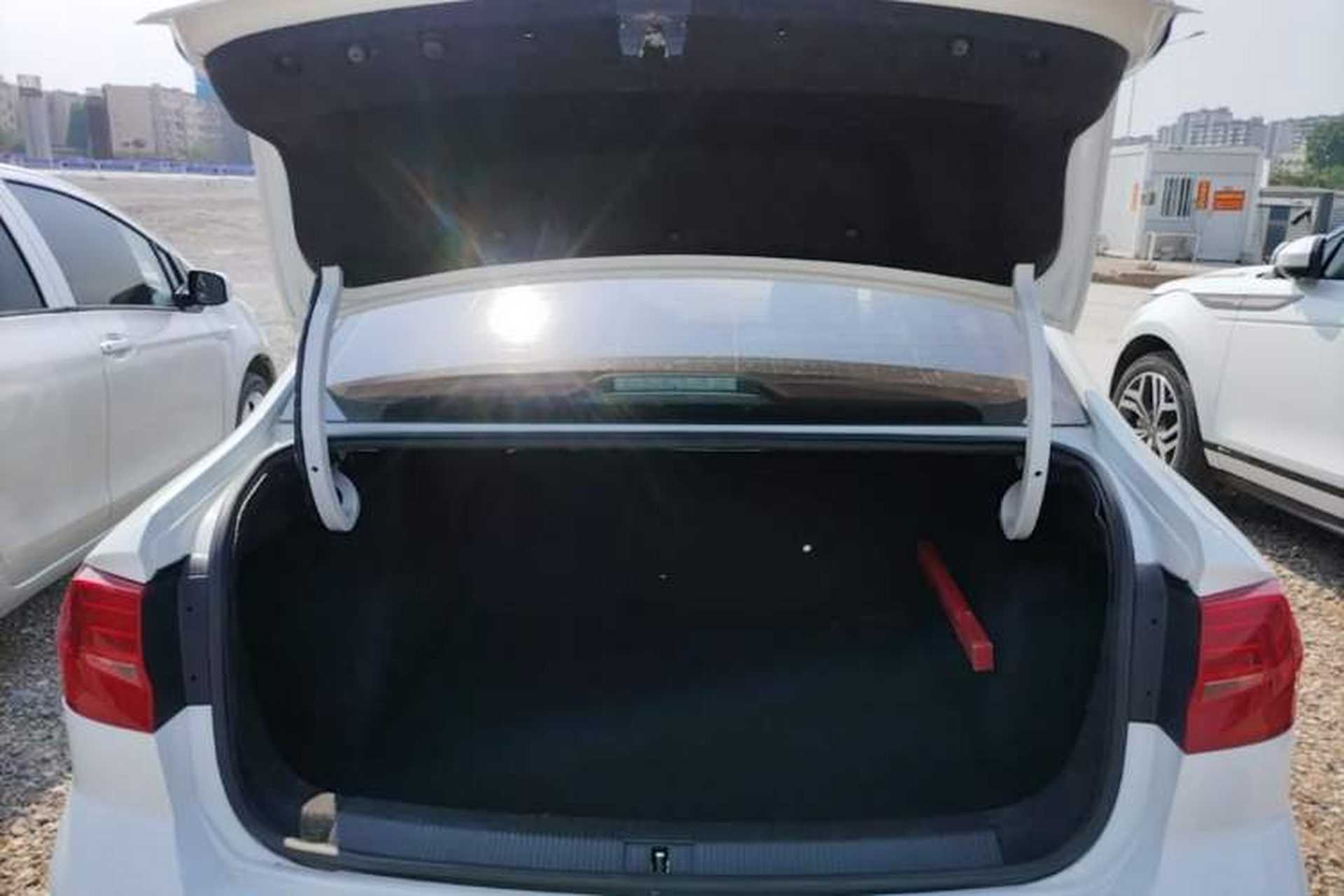 Used Volkswagen Bora 2016 1.6L Manual Fashion Edition Trunk