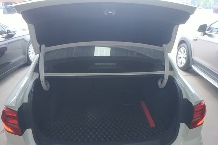 Used Volkswagen Bora 2016 1.6L Automatic Comfort Model Trunk