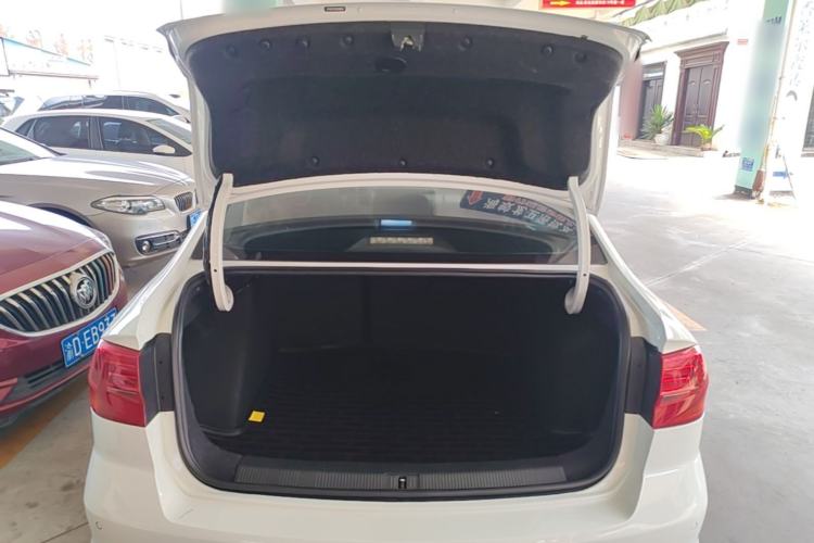 Used Volkswagen Bora 2016 1.6L Automatic Comfort Model Trunk