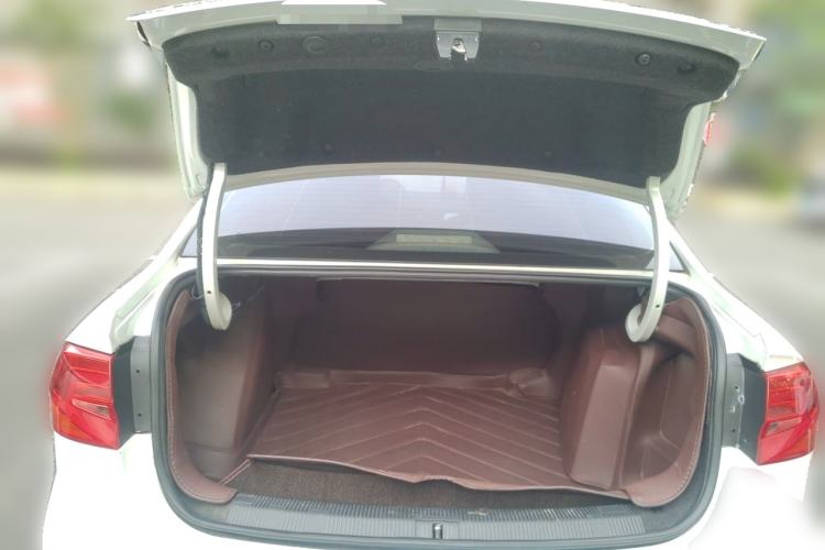 Used Volkswagen Bora 2016 1.6L Automatic Comfort Model Trunk