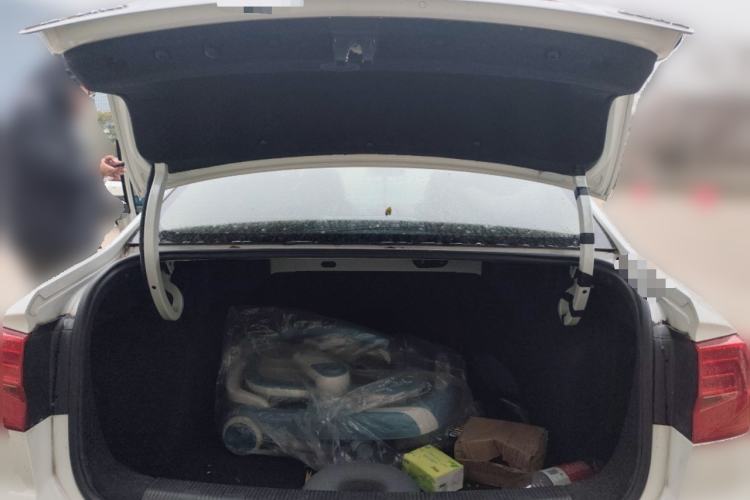 Used Volkswagen Bora 2016 1.6L Manual Fashion Edition Trunk