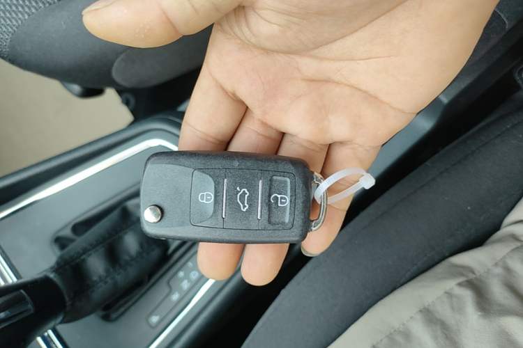 Used Volkswagen Bora 2016 1.6L Automatic Fashion Model Vehicle Key