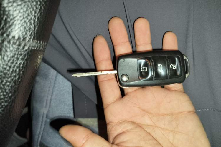 Used Volkswagen Bora 2016 1.6L Manual Fashion Edition Vehicle Key