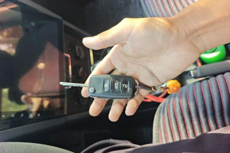 Used Volkswagen Bora 2016 1.6L Automatic Fashion Model Vehicle Key