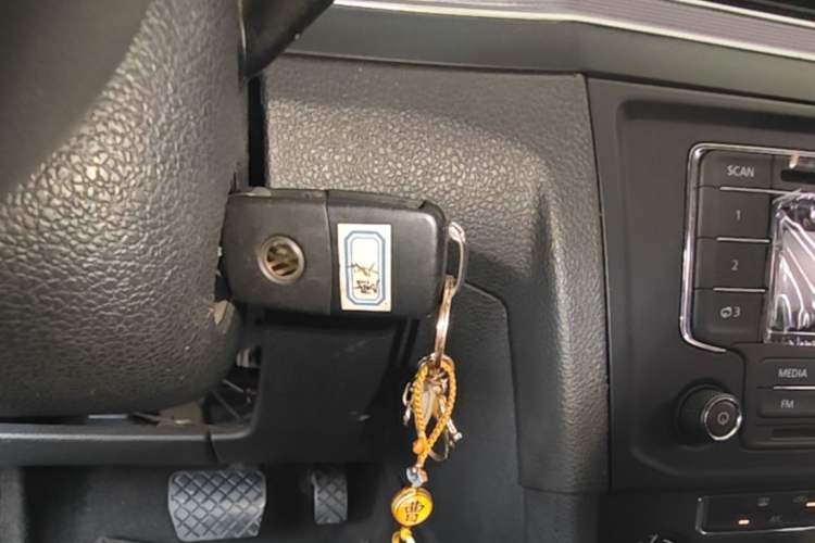 Used Volkswagen Bora 2016 1.6L Automatic Fashion Model Vehicle Key