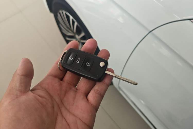 Used Volkswagen Bora 2016 230TSI DSG 25th Anniversary Edition Vehicle Key