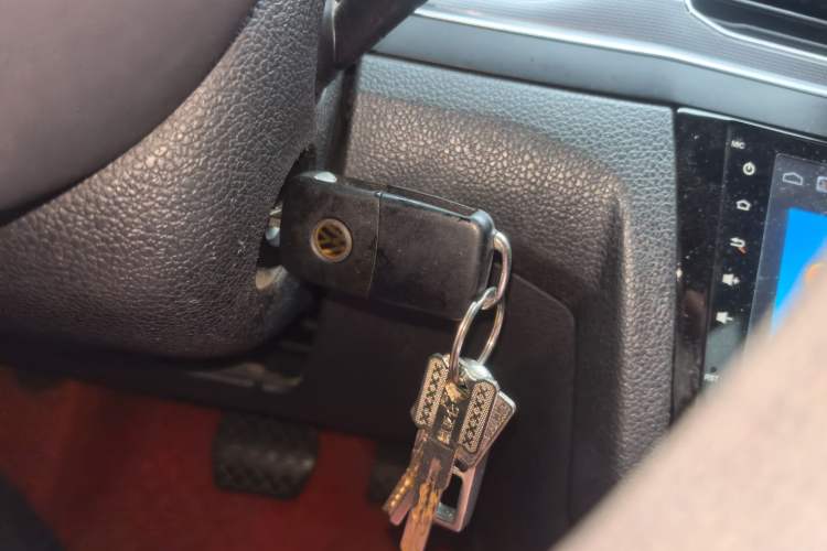 Used Volkswagen Bora 2016 1.6L Automatic Fashion Model Vehicle Key