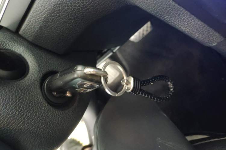 Used Volkswagen Bora 2016 1.6L Automatic Fashion Model Vehicle Key