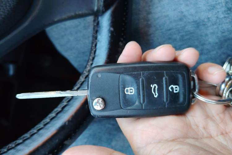 Used Volkswagen Bora 2016 1.6L Manual Fashion Edition Vehicle Key