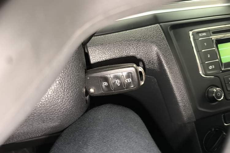 Used Volkswagen Bora 2016 1.6L Manual Fashion Edition Vehicle Key