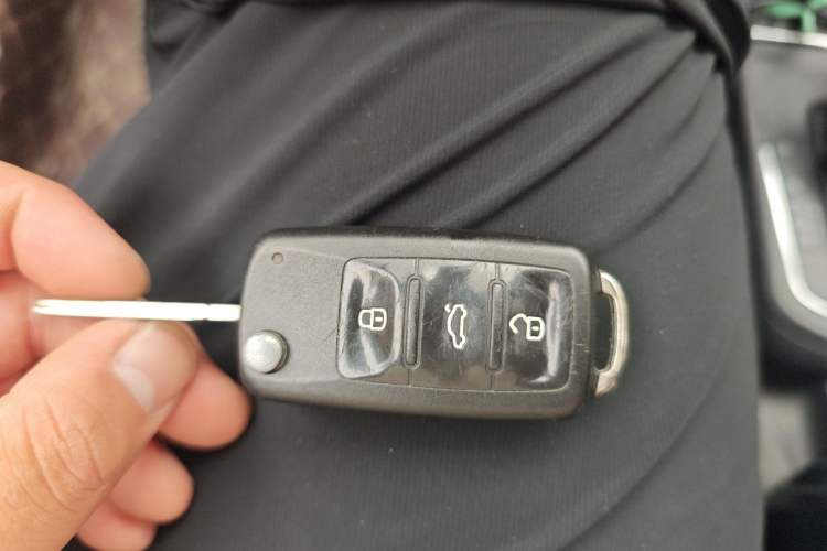 Used Volkswagen Bora 2016 1.6L Automatic Fashion Model Vehicle Key